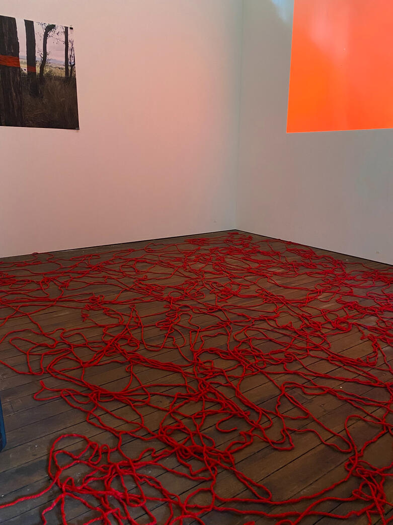 'Effect', red string, size variable